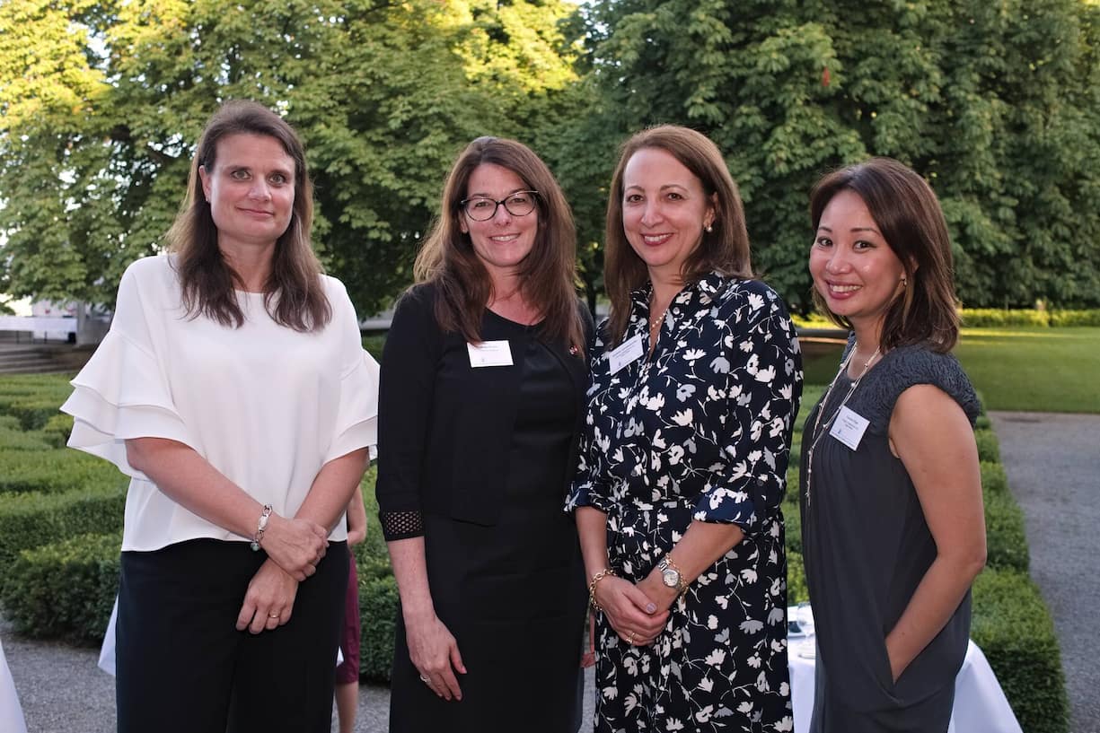 Martina Hirayama, Staatssekretärin;Robin Errico, Ernst & Young Ltd.;Elzbieta Czetwertynska, Citibank (Switzerland) AG;Yvonne Chan, Citibank (Switzerland) AG