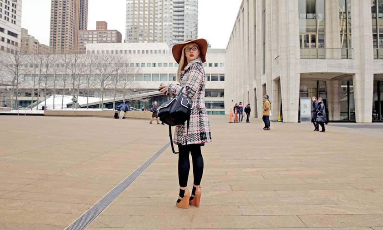 Schüchtern in der grossen Stadt: Eine junge Frau aus Alabama nimmt zum ersten Mal an der New York Fashion Week teil.