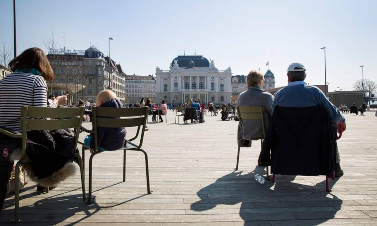 Das britische Magazin «Spears» hat zusammen mit dem Beratungsunternehmen «WealthInsight» untersucht, in welchen Städten der Welt die meisten Multi-Millionäre wohnen. Ein Überblick:Platz 11: ZürichZahl der Multi-Millionäre: 1350Veränderung zum Vorjahr: - 0,9 Prozent