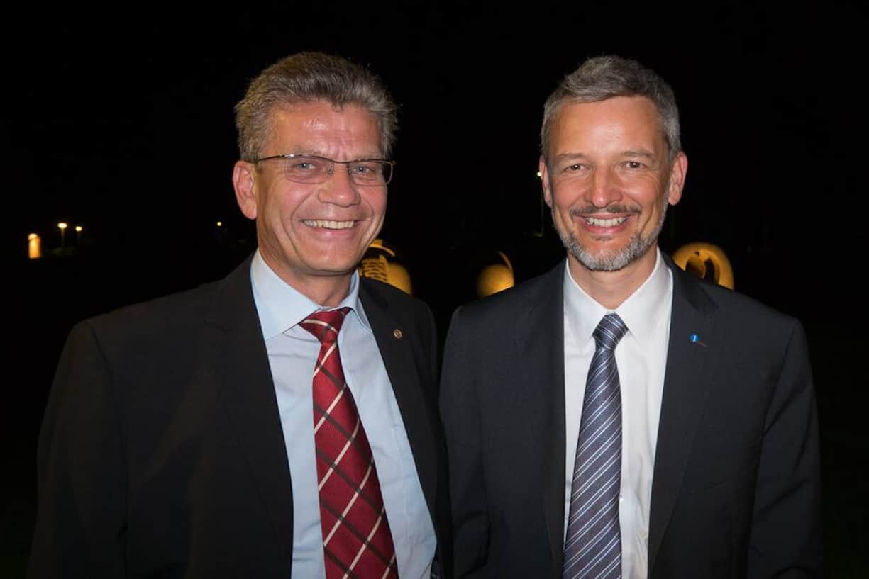 Rainer W. Schorr, BAYER International SA, Head of Region Eastern Europe, Middle East & Africa; Robert Späth, Geschäftsführender Gesellschafter, CSC jäklechemie GmbH & Co. KG, Nürnberg