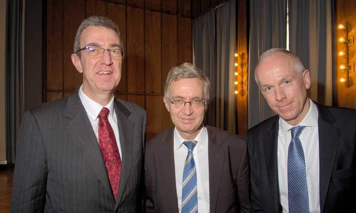 Gérard Fischer, CEO, Swisscanto Gruppe;
Christoph Winzeler, Leiter Finanzmarktrecht, Schweizerische Bankiervereinigung;
Michael Loretan, Leiter Geschäftsbereich Asset Management, FINMABilder: Markus Senn