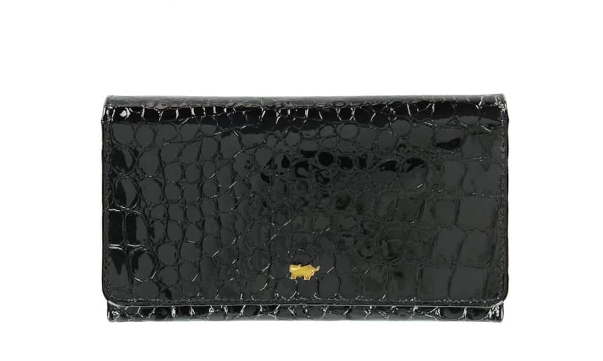 Glanzstück: Braun Büffel Ein modisches Statement aus geprägtem Kalbsleder ist dieses Portemonnaie in Kroko-Optik. Es hat Platz für sieben Kreditkarten, ein Münzfach und zwei Notenfächer. Bei Globus erhältlich. Preis 179 Franken Bilder: PR