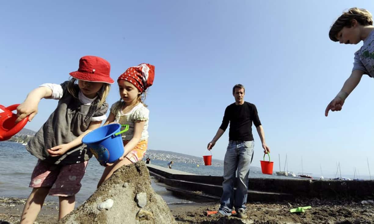 StiefkinderSchenkungen an Stiefkinder sind in den meisten Kantonen steuerfrei, wenn diese mindestens zwei Jahre beim Steuerpflichtigen gelebt haben.