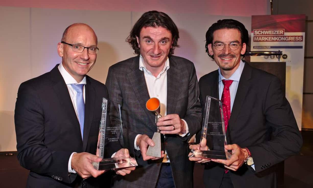 Die Preisträger: 
Swiss Academy of Marketing Science Award - Gewinner Urs Riedener, CEO, Emmi Group;
Werber des Jahres: Curdin Janett, CEO, Publicis Communications Schweiz AG;
Gewinner des Rigour & Relevance Research Award: Christian Hildebrand, Projektleiter Forschungsstelle für Customer Insight, Uni St. Gallen