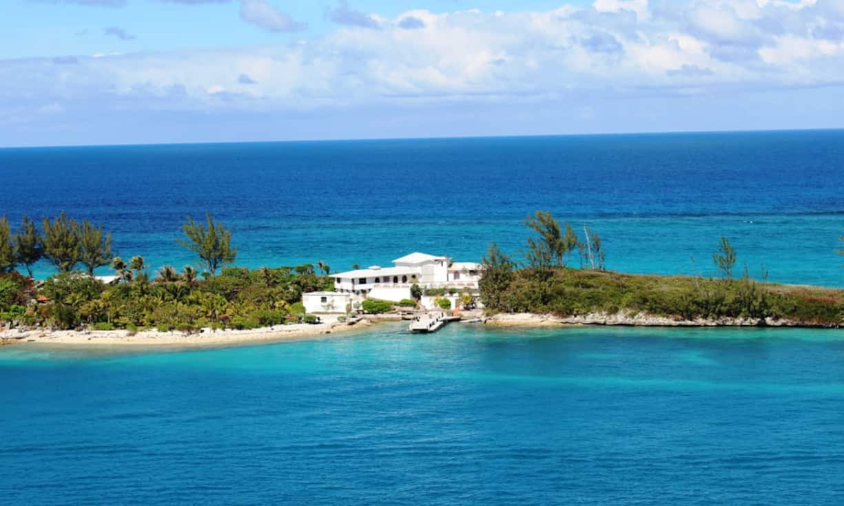 Platz 2: Bahamas, KaribikDie Insel profitiert nicht zuletzt von der Nähe zur riesigen Volkswirtschaft USA mit ihren günstigen Bedingungen für das Entstehen grosser Vermögen. Das Klima ist angenehm, und die Geschäftsbedingungen dank fehlender Einkommenssteuern vorteilhaft. Durchschnitts-Hauspreis: 1,7 Millionen Dollar.Vanessa Vancour/Flickr/CC