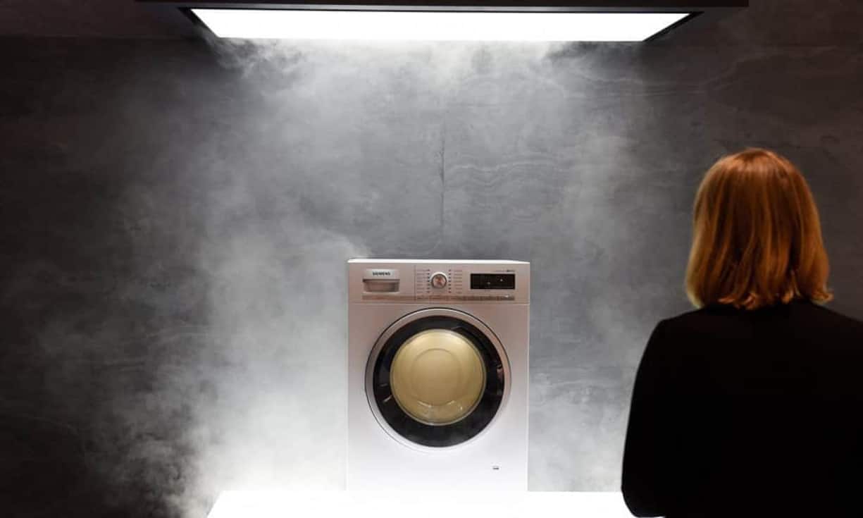 Von Siemens kommt eine Waschmaschine mit Aktivsauerstoff. Das Gerät soll damit Gerüche und Keime entfernen, auch ganz ohne zu waschen.