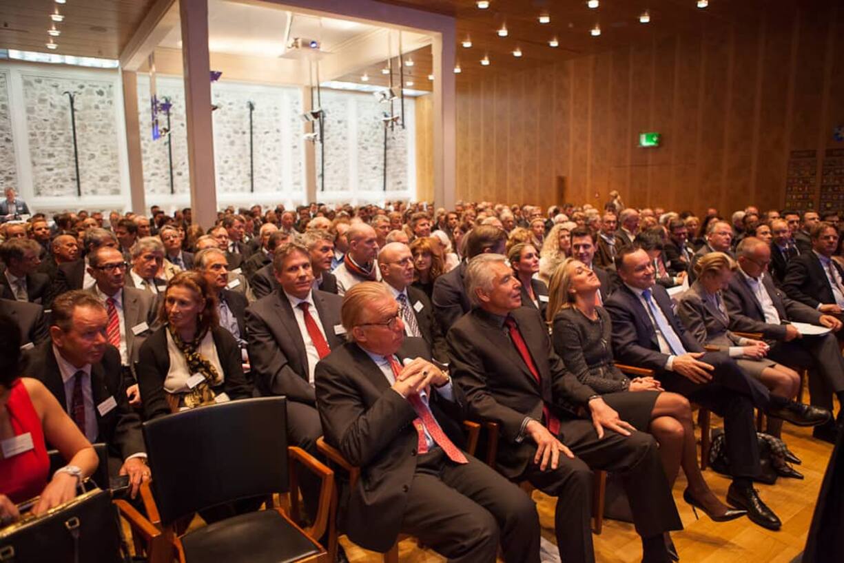 Voll besetzter Widder-Saal