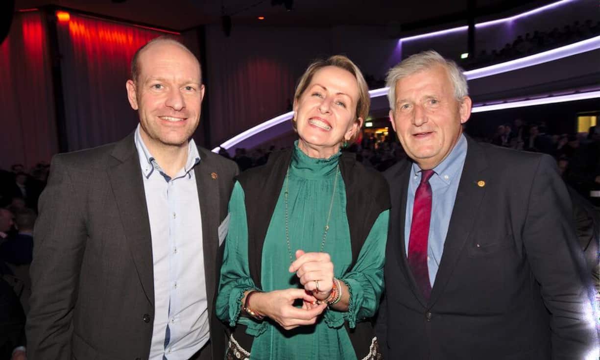 Axel Menning, Director public Affairs & Communications Department, Huawei Technologies Switzerland AG;
Therese Wenger, Director Corporate Communications, Sunrise Communications AG;
Hans Stöckli, Ständerat