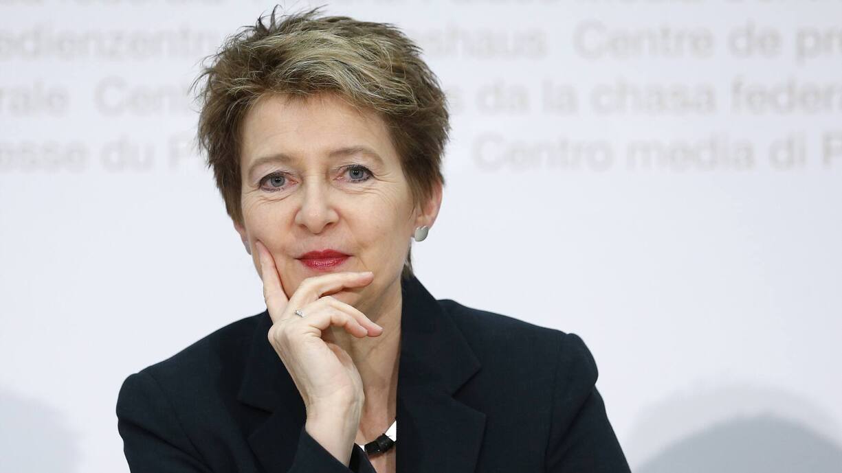 ARCHIV - AM 11. DEZEMBER 2019 WIRD SIMONETTA SOMMARUGA VORAUSSICHTLICH ZUR BUNDESPRAESIDENTIN GEWAEHLT, DAZU STELLEN WIR IHNEN FOLGENDES BILDMATERIAL ZUR VERFUEGUNG - Bundesraetin Simonetta Sommaruga waehrend einer Medienkonferenz, am Montag, 12. Maerz 2018 in Bern. (KEYSTONE/Peter Klaunzer)