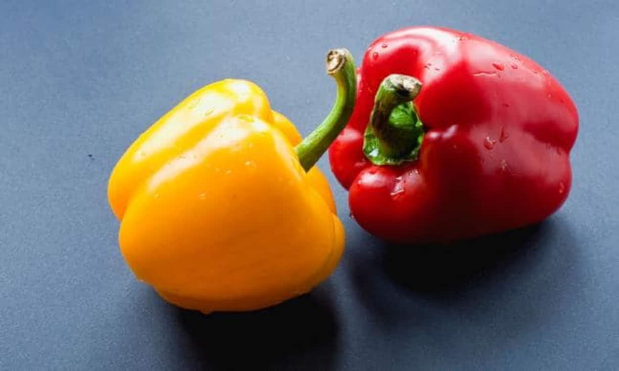 Und nun zur Top drei: Auf dem Bronze-Platz liegen die Peperoni. Davon assen Schweizer pro Kopf 4,43 Kilo.