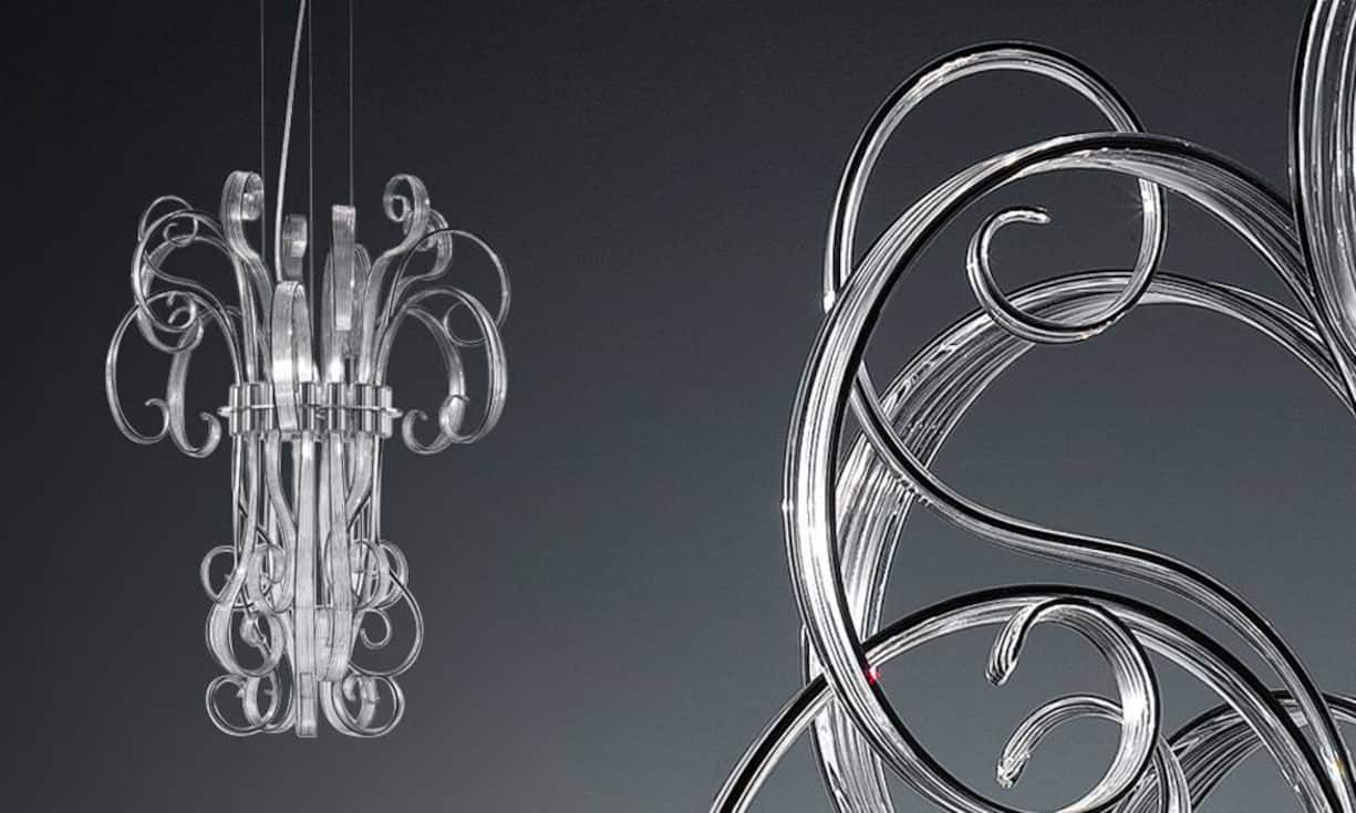 ... entstehen wertvolle Objekte. Eine pompöse Lampe kostet bei dem italienischen Hersteller mindestens 24'000 Franken.