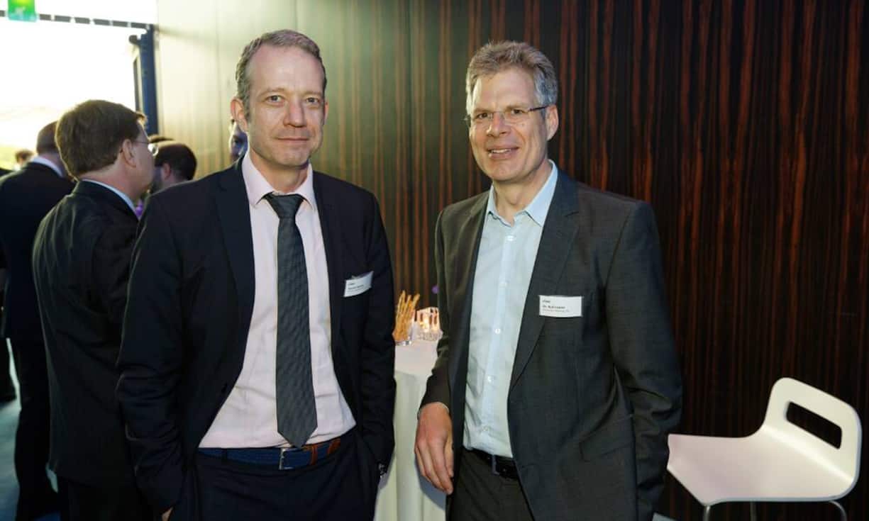 v.l.n.r. Sascha Bucher; Roche Holding AG, Rolf Lichtin; Crealogix Holding AG