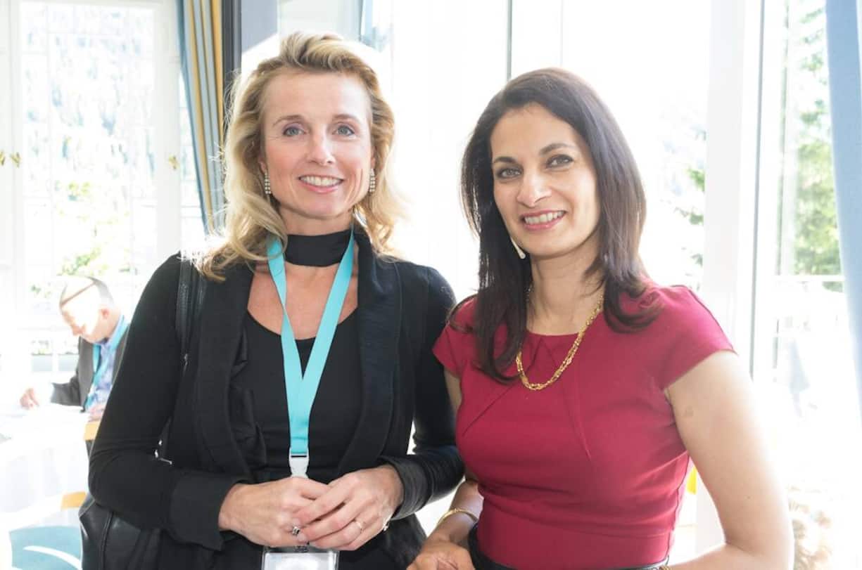 Marjan van Riel, senior business strategist, Wageningen University & research Center; Nisha Pillai, Moderatorin und ehemalige BBC Journalistin und Anchorwoman