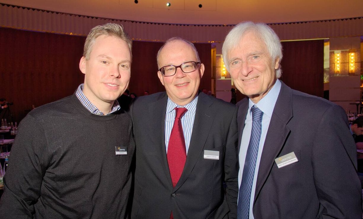 Jan Schoch, CEO, Leonteq AG;
Heinrich Christen, Sitzleiter St. Gallen, EY;
Peter Forstmoser, Chairman of the Board, Leonteq AG
Bilder: Markus Senn