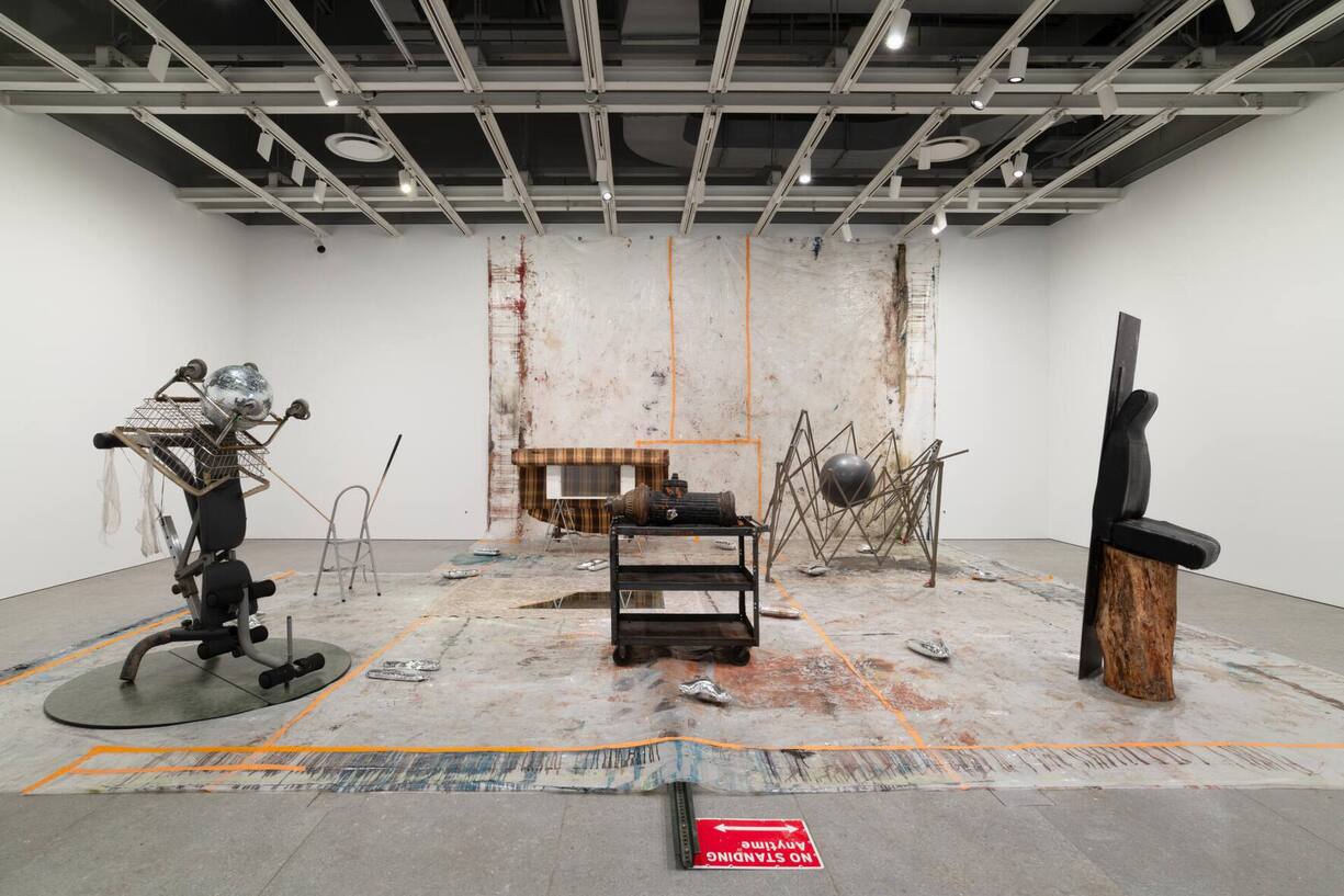 Ser Serpas «Taken through Back Entrances», 2024, Whitney Biennial, New York.