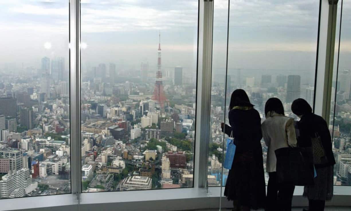 .. Tokio. Die 35-Millionen-Metropole trägt damit den wenig beneidenswerten Titel der für ausländische Mitarbeiter teuersten Stadt der Welt. Im Gegensatz dazu ist das Leben in zahlreichen europäischen Städten aufgrund der Eurokrise günstiger geworden.