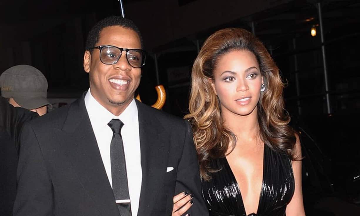 …sowie Beyoncé und Jay-Z. Und auch das ist wohl noch nicht die komplette Liste. Die Obamas selber hatten die Party als privat deklariert und daher auch nicht offiziell publik gemacht, wer eingeladen war.Keystone