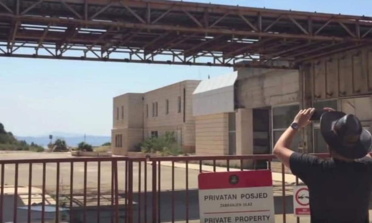 Die Ruine ist eine Touristenattraktion.