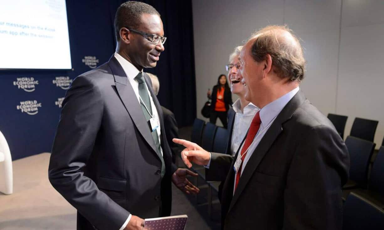 Tidjane Thiam (links), Credit Suisse: An der Ecole Nationale Supérieure des Mines in Paris hat er 1986 Fortgeschrittene Mathematik und Physik studiert. Weiter hat er einen MBA an der INSEAD in Fontainebleau abgeschlossen.