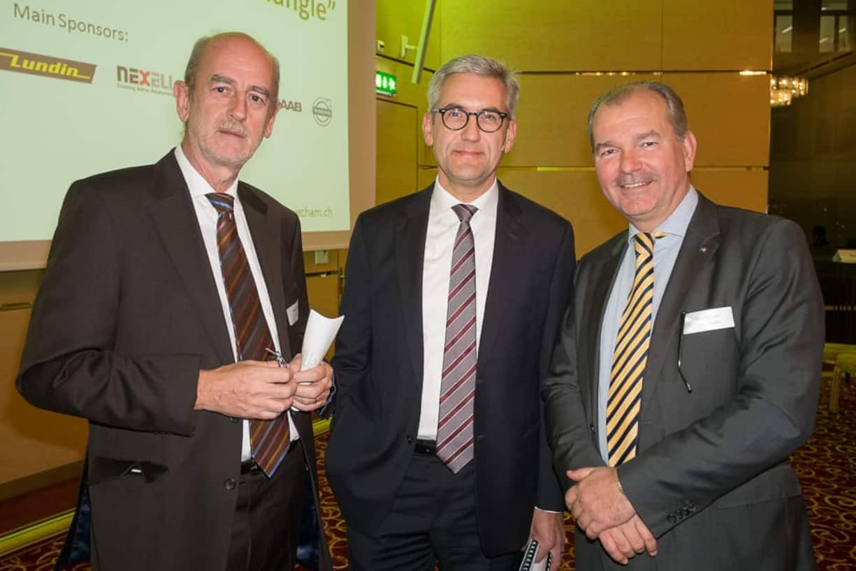 Peter Leupp, ABB; Ulrich Spiesshofer, CEO,ABB; Per Thöresson, Schwedischer Botschafter in der Schweiz