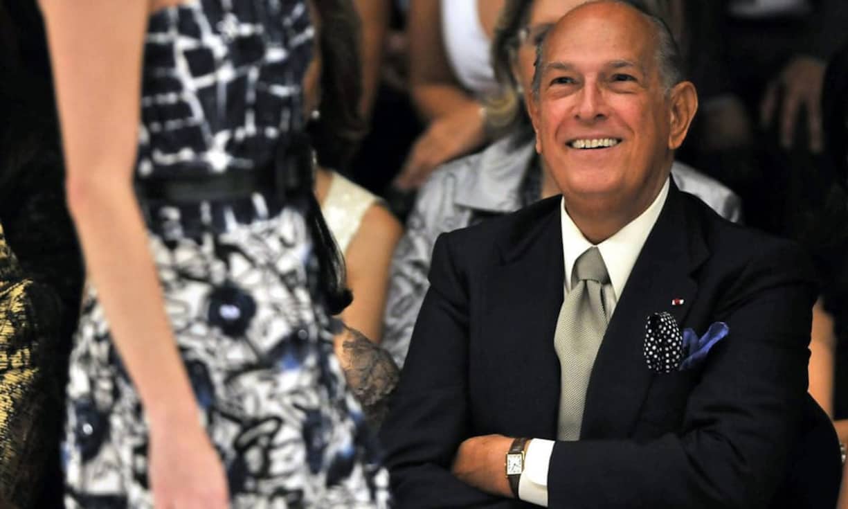 Neben dem Besitz des dominikanischen Passes war de la Renta seit 1969 auch amerikanischer Staatsbürger. Seit den frühen Sechzigern arbeitete der Designer in New York.