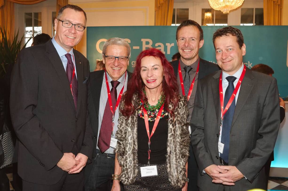 Michel Lüthi, CEO, Ferienverein POSCOM Ferien Holding AG; Beat Iseli, Inhaber, Belpmoos Reisen AG; Susanna Iseli, Belpmoos Reisen AG; Marc Lehmann, Mitinhaber, Visiolink AG; Ruggero Tommasi, Vizedirektor, LGT Bank Schweiz