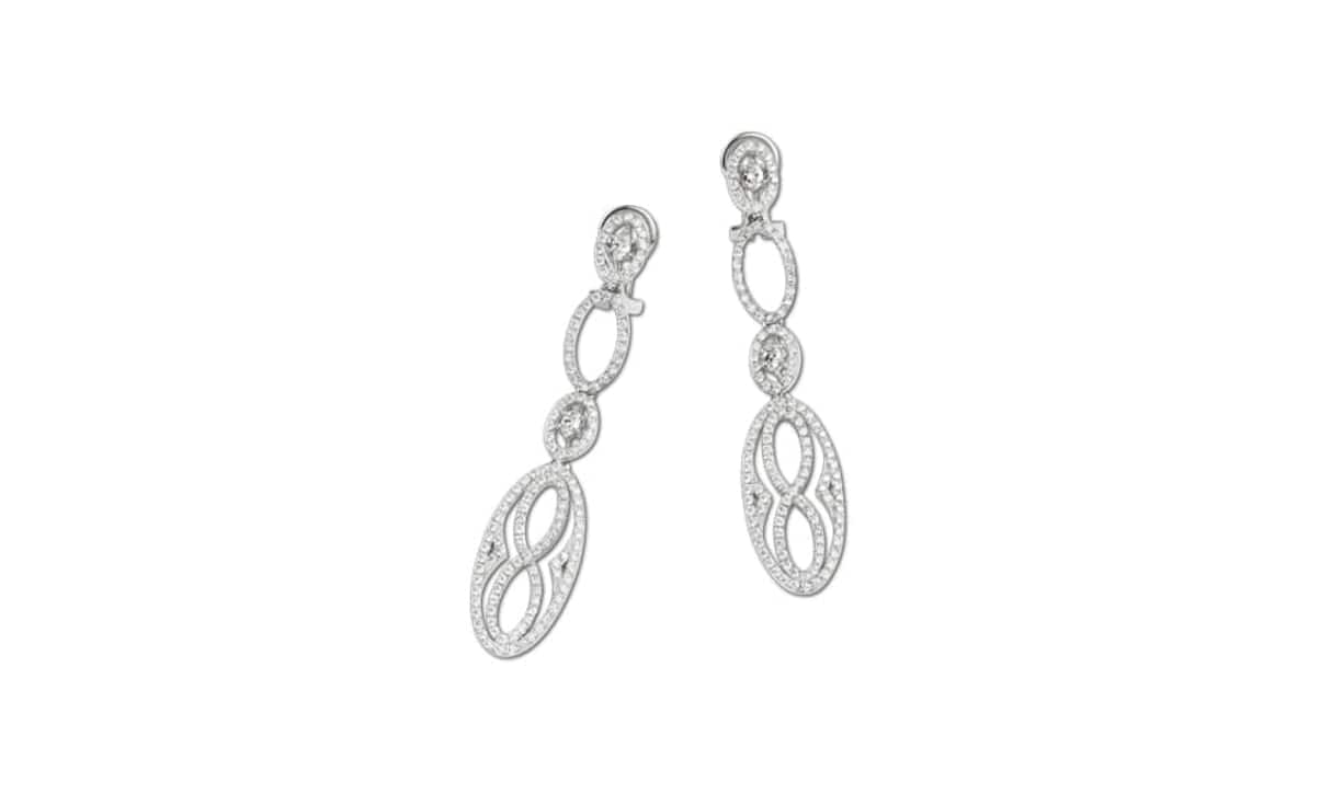 Ohrstecker mit Brillanten (2,61 Karat) sowie vier Diamanten im Ovalschliff