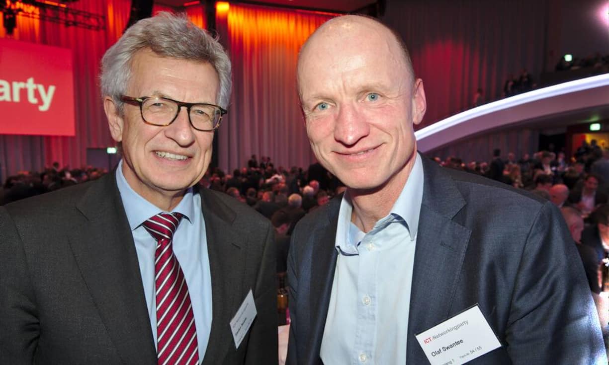Stefan Netzle, Präsident, ComCom;
Olaf Swantee, CEO, Sunrise Communications AG
