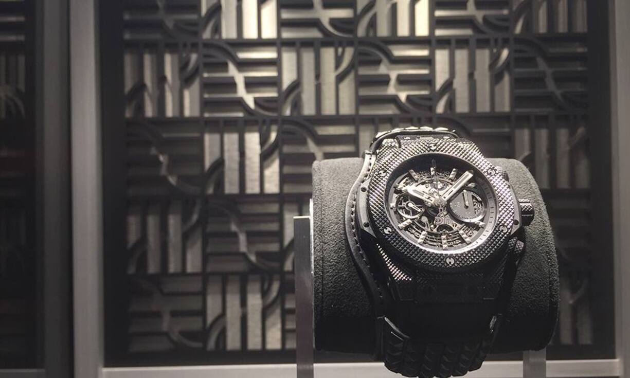 Aus der Kooperation entstand die Big Bang Depeche Mode. Ein Teil des Erlöses kommt dem Kampf für sauberes Trinkwasser zugute.