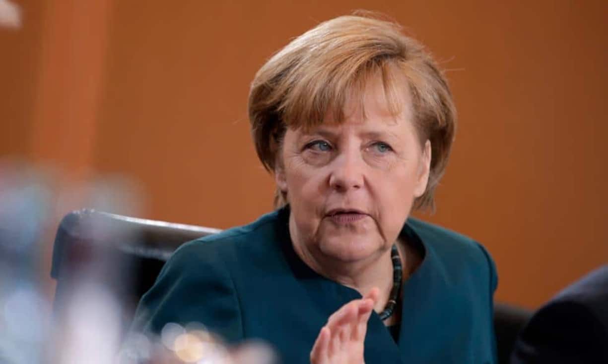 Boykottaufrufe kommen von mehreren Seiten: Wegen Kritik an Menschenrechtsverletzungen nimmt die Deutsche Bundeskanzlerin, Angela Merkel, an den diesjährigen Winterspielen nicht teil. Dem Boykott folgen unter anderem auch...