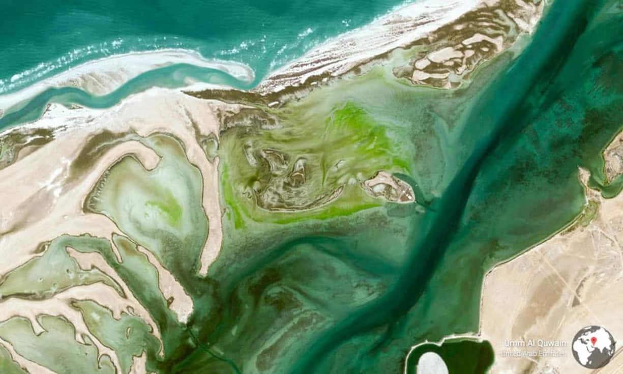 Küstenabschnitt in Umm Al Quwain, einem der sieben Arabischen Emirate.