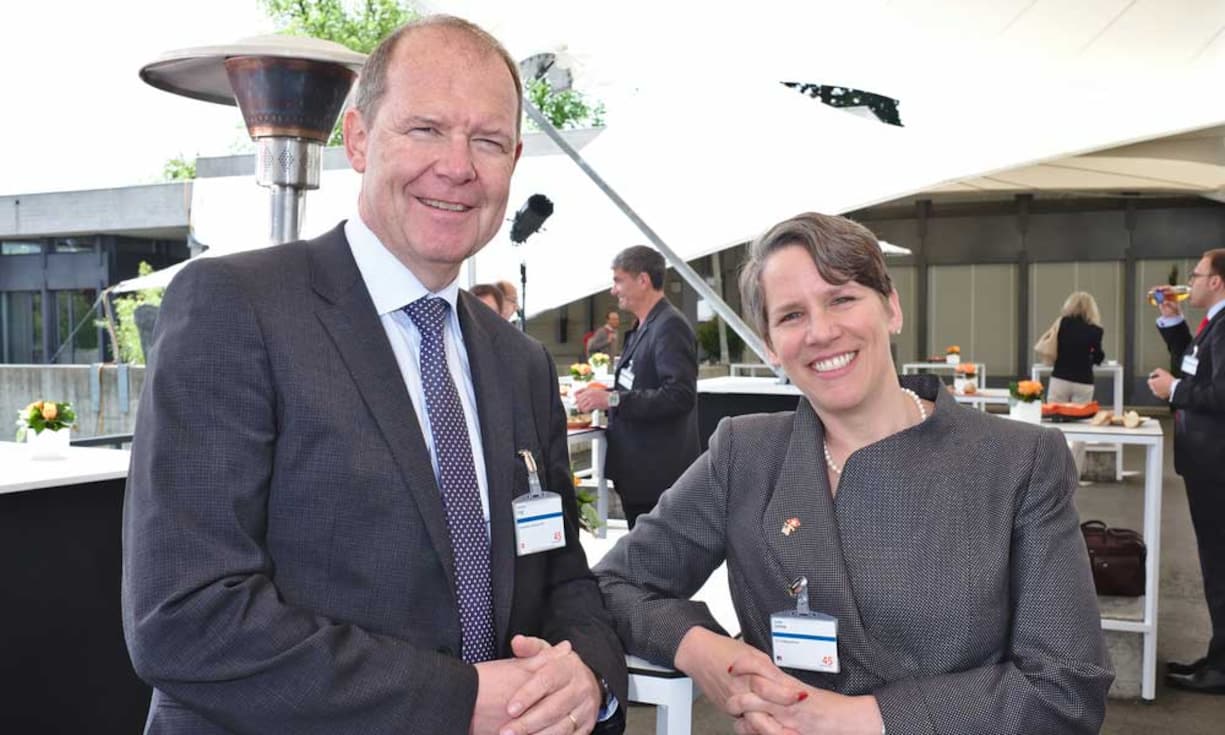 Valentin Vogt, Präsident, Schweizerischer Arbeitgeberverband;
Suzan LeVine, US-Botschafterin in der Schweiz