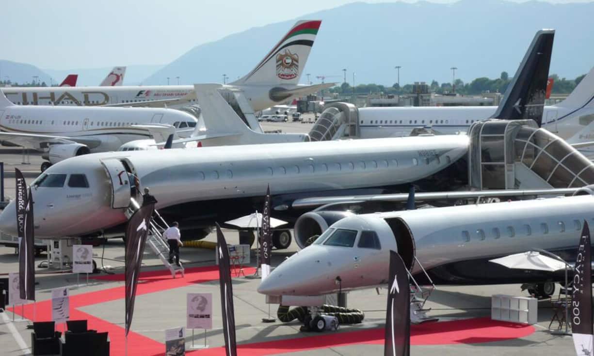 Auch in der Ausgabe 2014 ist die Aussicht auf das Vorfeld des Genfer Flughafens wieder spektakulär.