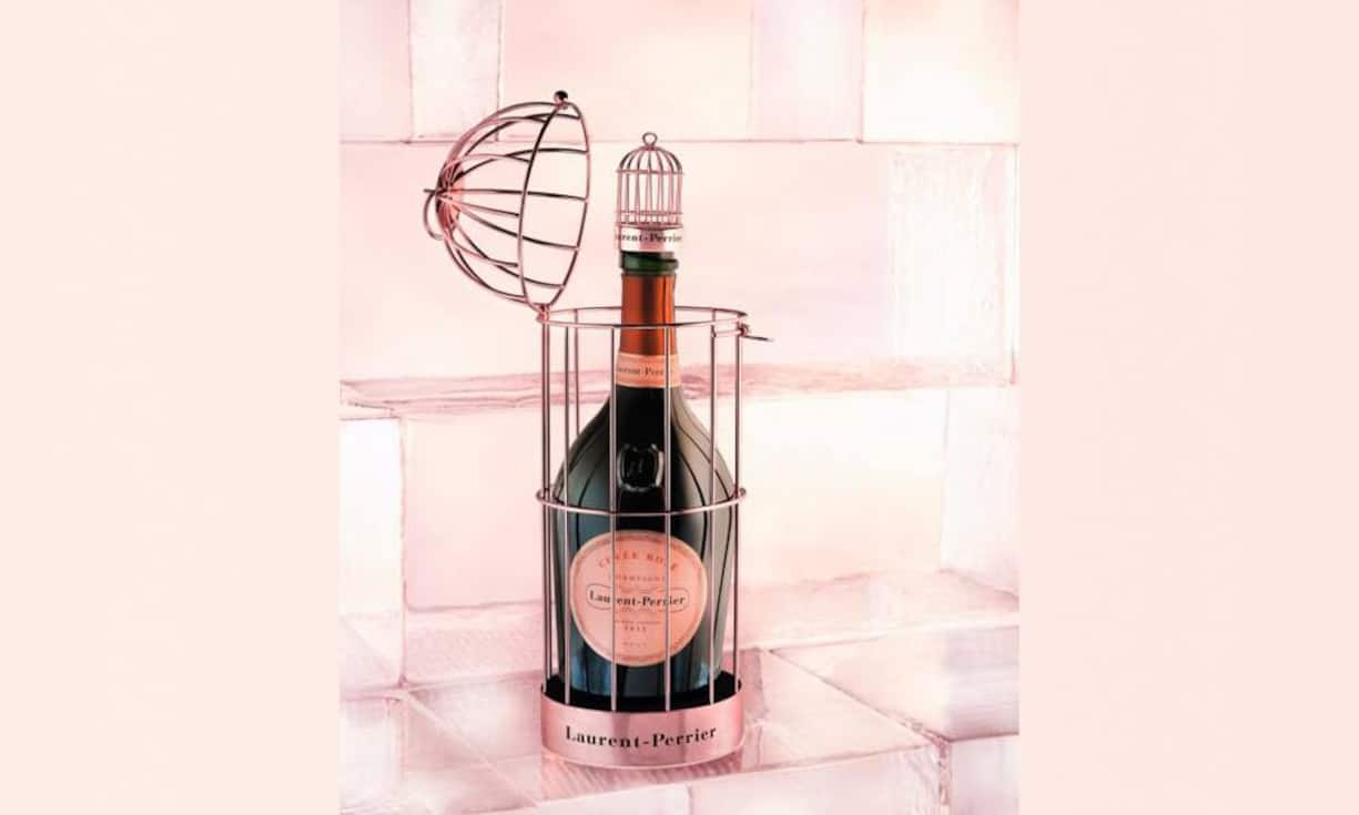 Geschenkidee Nummer 1: Champagner. Achten Sie auf eine gute Marke, damit liegt man nie verkehrt.