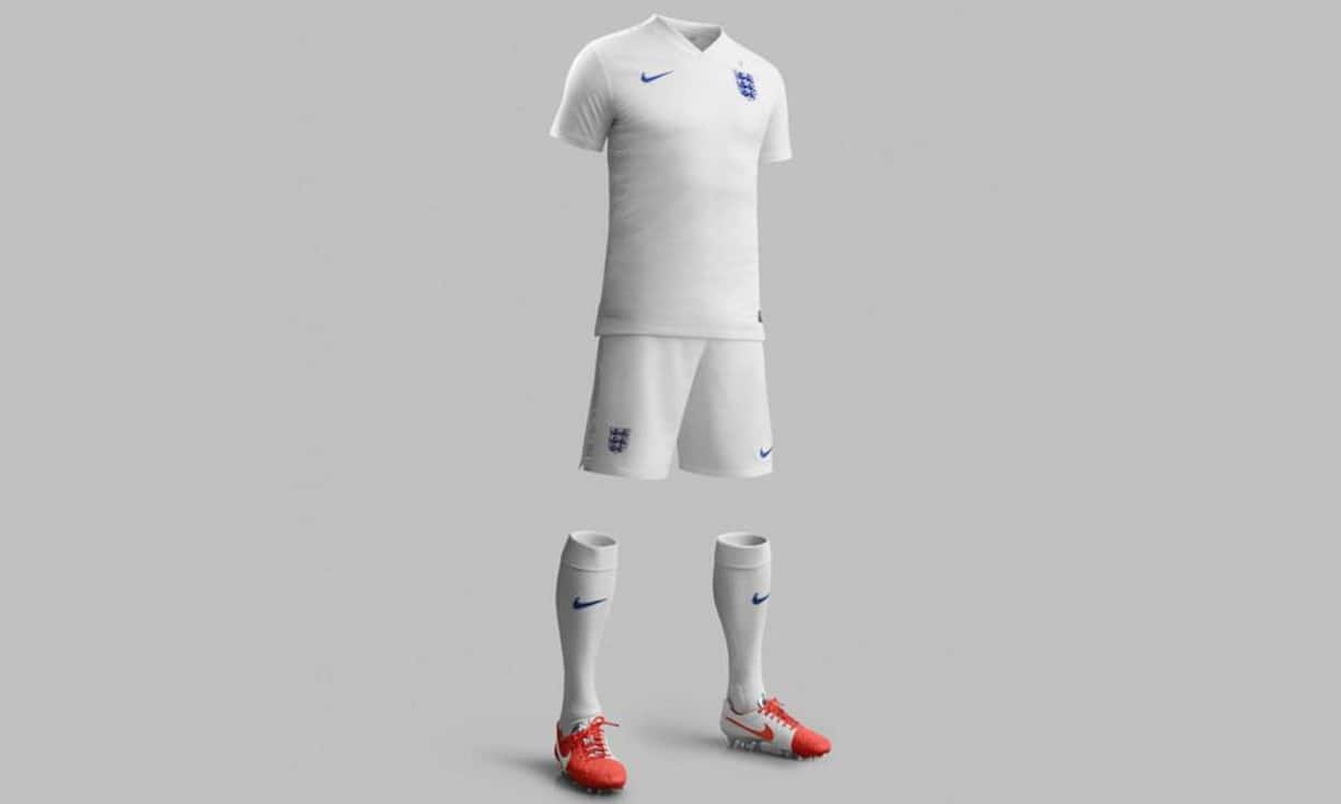 Nett: Die Nike-Ausstattung der Engländer kommt sehr schlicht daher und verkauft sich wohl darum bei den Fans gut.