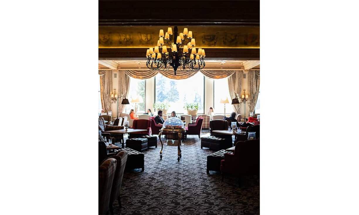 Die Lobby-Bar im «Palace» ist Austragungsort zahlreicher Spontanfeiern.