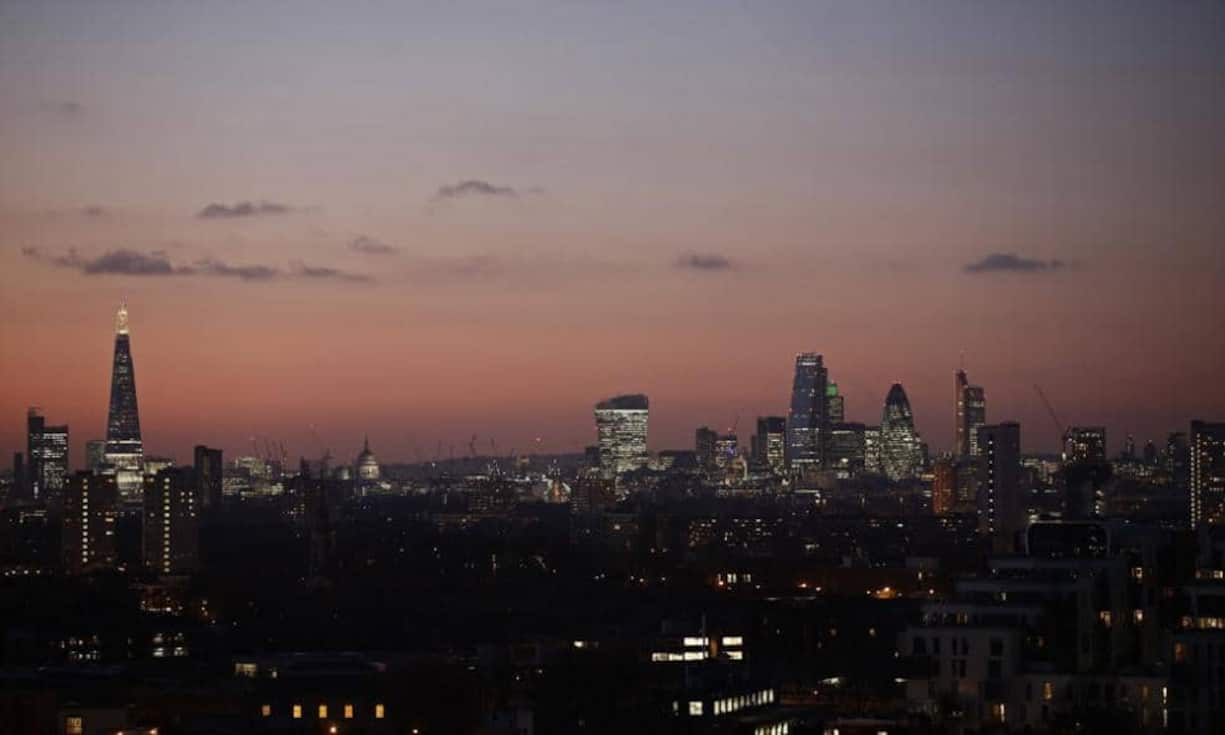 Rang 7: London
Noch ein bisschen teurer als Paris ist die britische Hauptstadt. Hier kommt ein Business Traveler mit 508 Dollar am Tag durch. Bloomberg