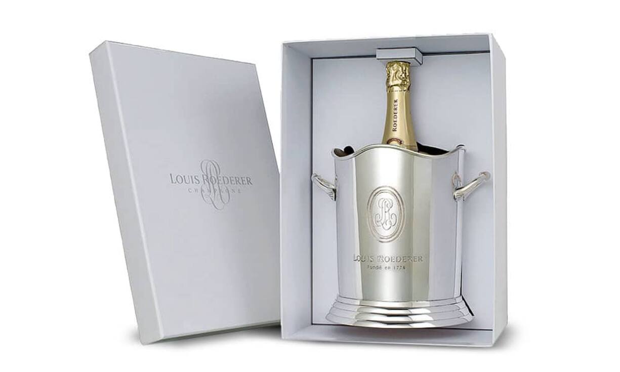 Louis RoedererDer Champagner Louis Roederer Brut Premier steckt sich in einem Champagner-Kühler aus versilbertem Metall (195 Franken).