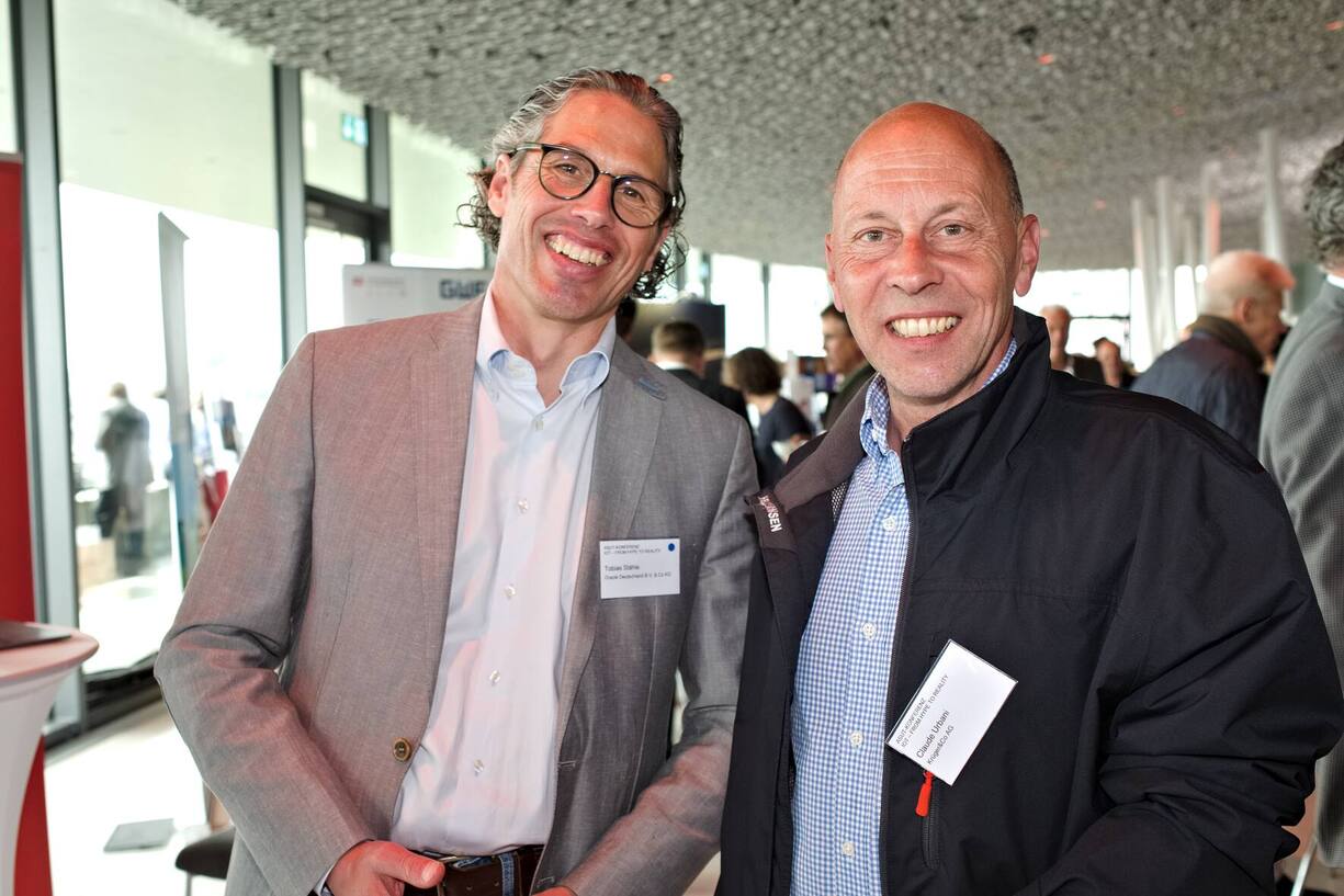 Tobias Stähle, Sales Director SCM, Oracle Deuschland B.V. & Co. KG; Claude Urbani, Leiter Informatik & IoT, Krüger&Co. AG