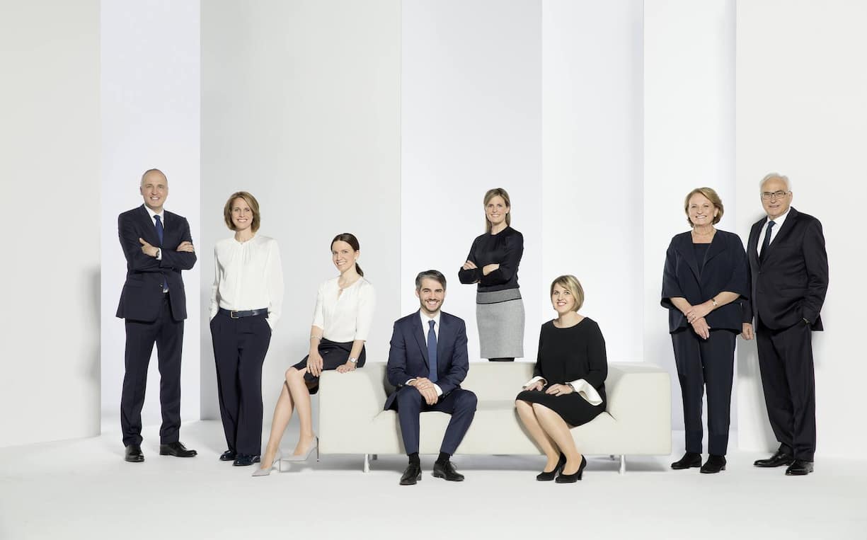 v.l.n.r. Jan Liebherr, Stéfanie Wohlfahrt, Sophie Albrecht, Philipp Liebherr, Patricia Rüf, Johanna Platt, Isolde Liebherr und Willi Liebherr