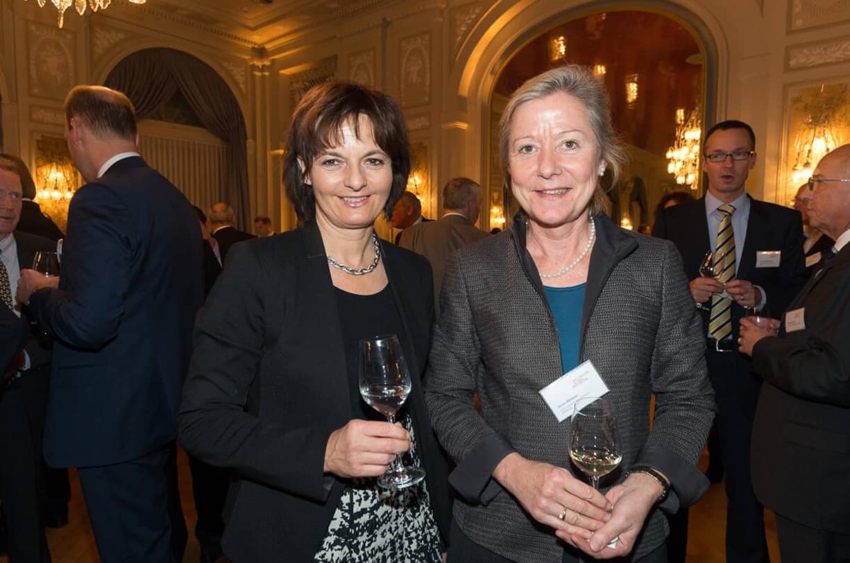Ruth Metzler-Arnold, Präsidentin SGE; Doris Albisser, CLS Communication AG
