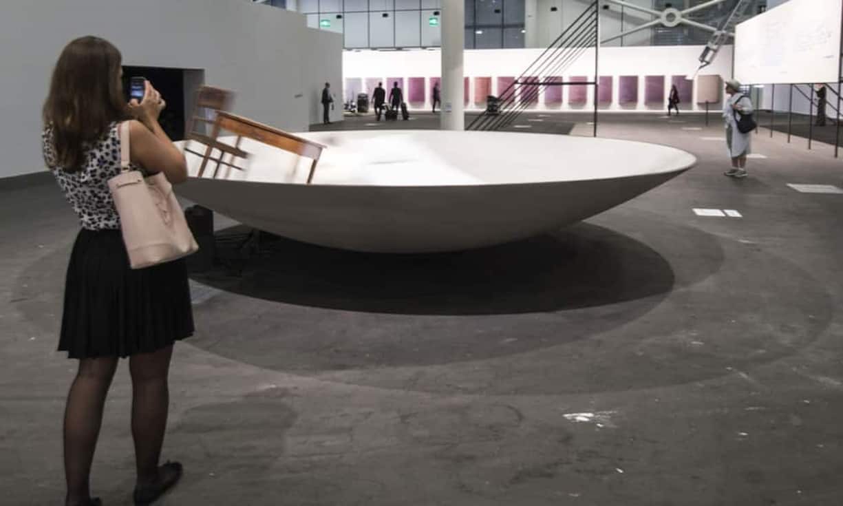 «Egocentric system» vom Künstler Julius von Bismarck. Keystone