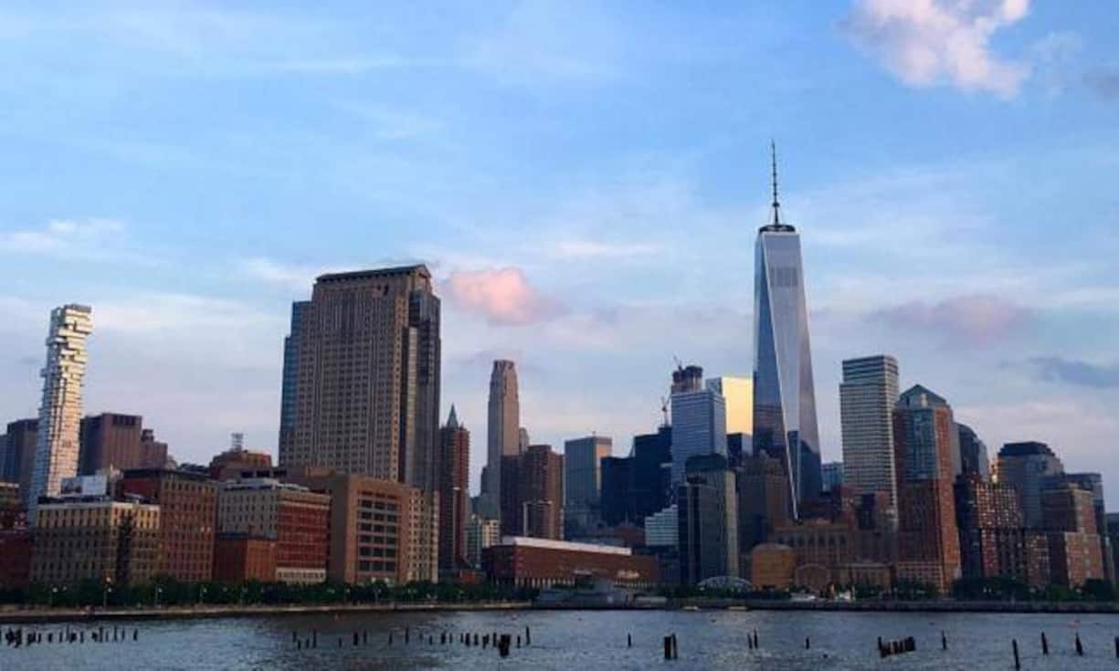 Im New Yorker Stadtteil Tribeca errichten die Basler den Wohnturm 56 Leonard (ganz links). Das futuristische Gebäude wurde von der Presse «Jenga»-Hochhaus getauft – nach dem Spiel mit Holzklötzchen.
lagranputadeny/Instagram