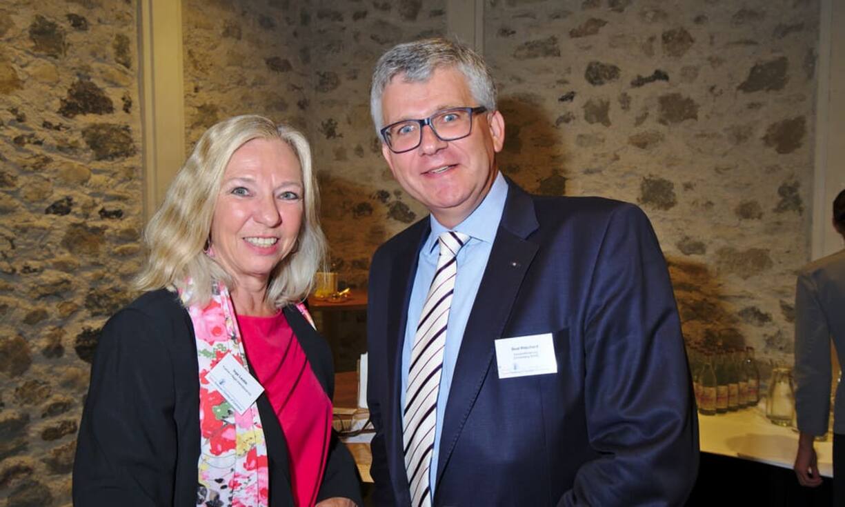 Inge Lauble, Head of Corporarte Communications, Kühne + Nagel AG;
Beat Ritschard, Standortförderung Zimmerberg-Sihltal