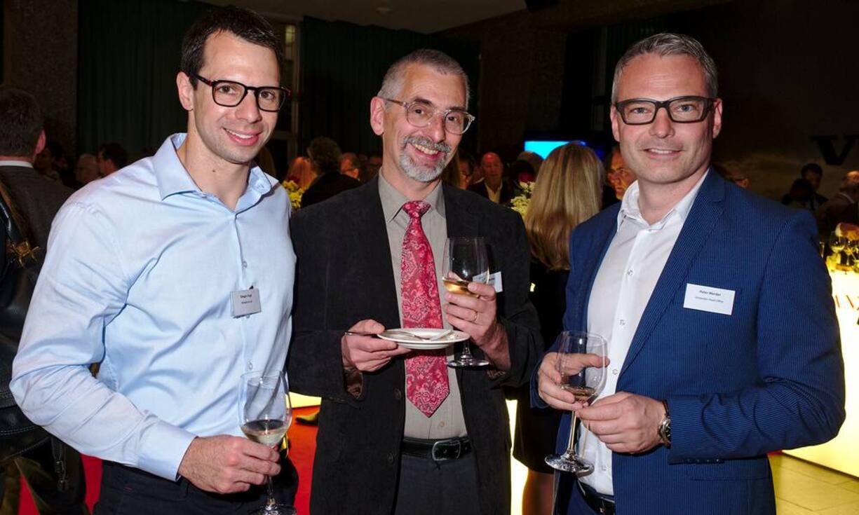 Gregor Vogt, MobileZone AG;
Markus Hächler, Inselspital ;
Peter Werder, Hirslanden Head Office
Bilder:Markus Senn