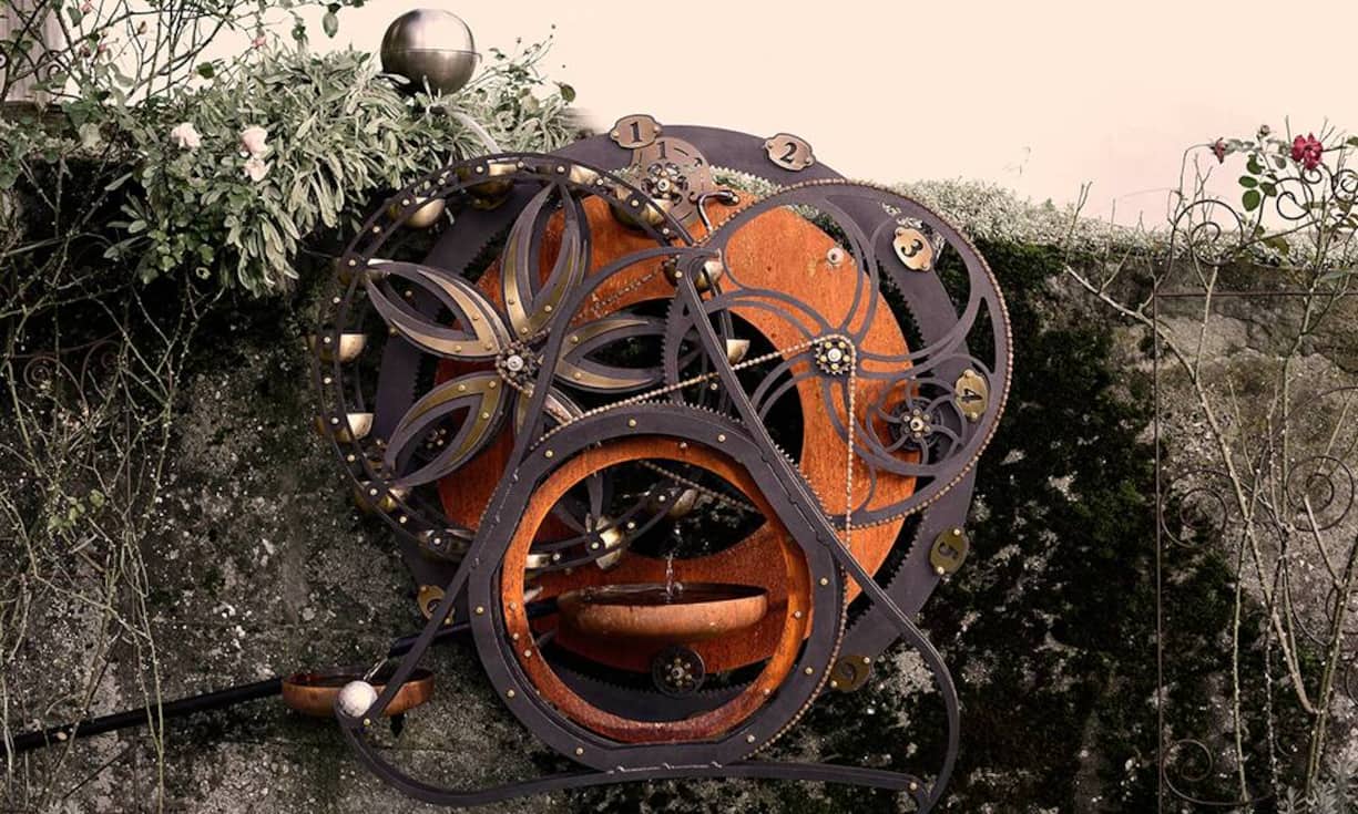 Ingenieurskunst: Die komplexe, voll funktionierende und von Nik Höltschi von Hand gebaute «Wasserraduhr» ganz aus Metall ist ein Unikat. Giardina / Nik Höltschi