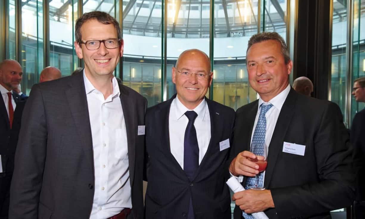 Holger Greif, PWC AG;
Morten Hannesbo, Chairman, AMAG;
Wolfgang Rieder, Partner, PWC AG
