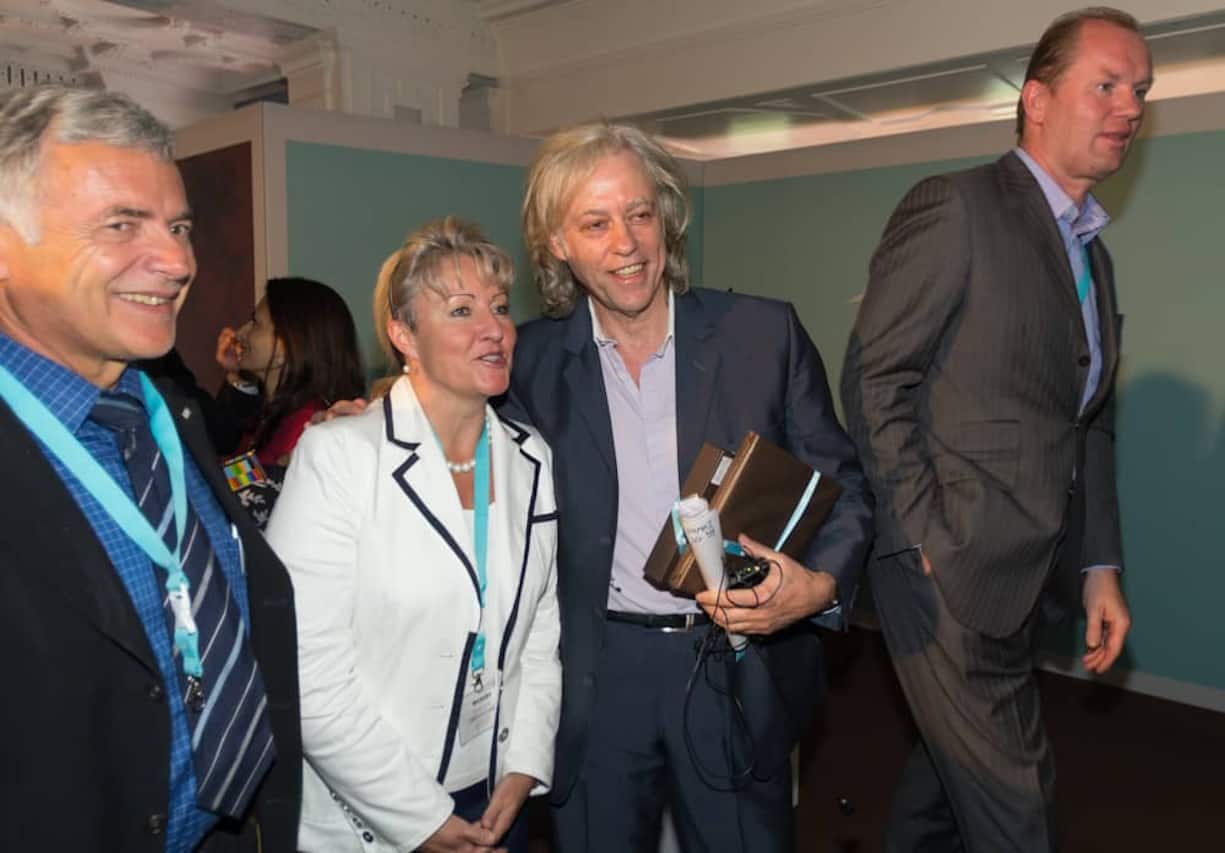 Hans Peter Michel, Landamann der Landschaft Davos; Barbara Janom Steiner, Regierungspräsidentin Graubünden; Sir Bob Geldof; Juergen B. Steinemann, CEO Barry Callebaut AG