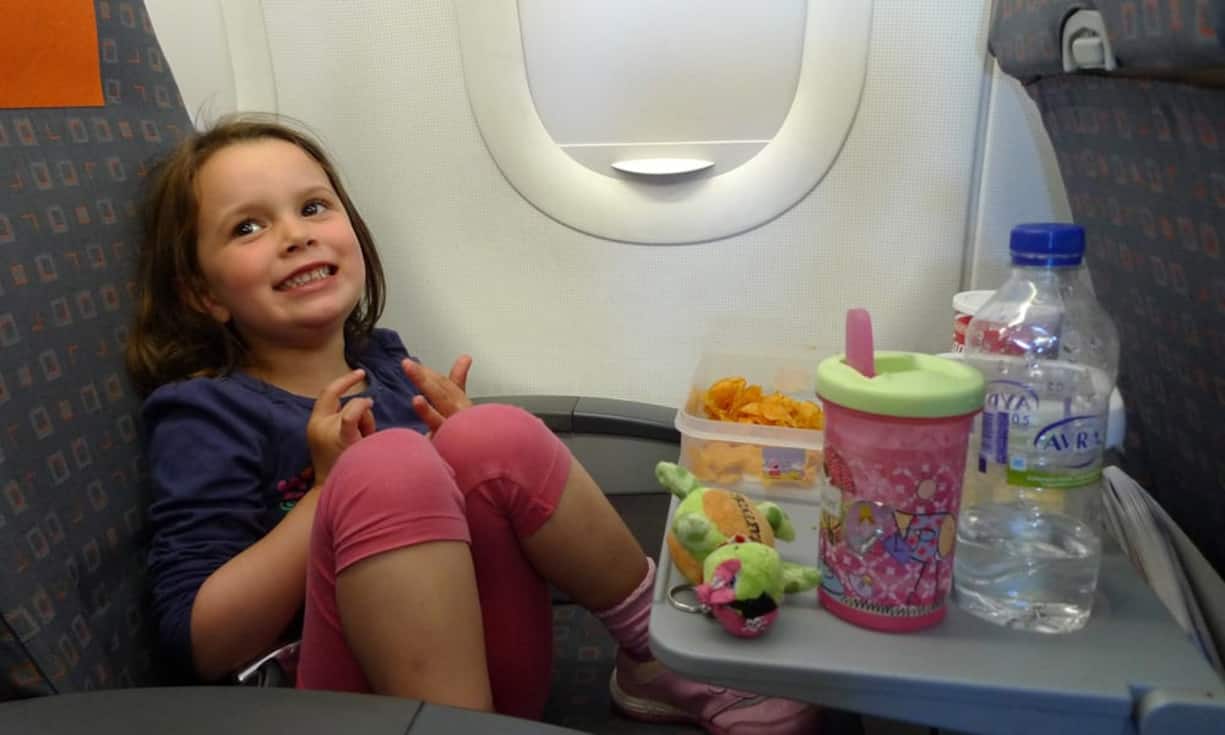 10,6 Prozent geben an, nicht neben einem Kind, das gegen den Sitz tritt, sitzen zu wollenBild: Henry Burrows/Flickr/CC