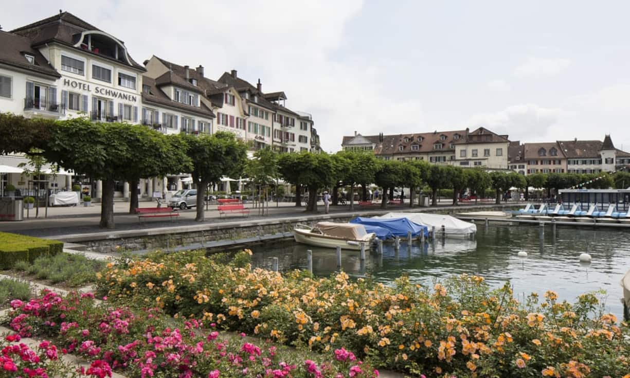 In St. Gallen ist die Luft besser als in den meisten anderen Städten: der Luftbelastungs-Index liegt bei Stufe 3. Sterberate und Diebstähle rangieren im unteren Bereich. Dafür auch der Bildungsstand: Nur wenige vollenden die Tertiärstufe. Wer aber Platz für die Familie braucht, ist in St. Gallen richtig: Platz zwei für Einfamilienhäuser. Keystone